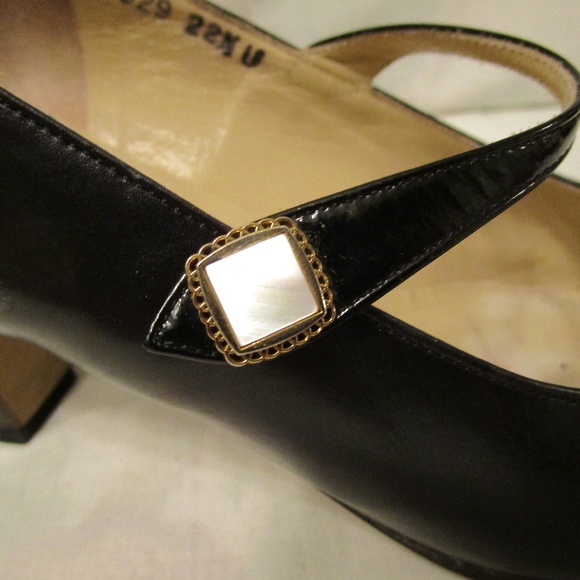 Yoshinoya Heels - Picture 5 of 7